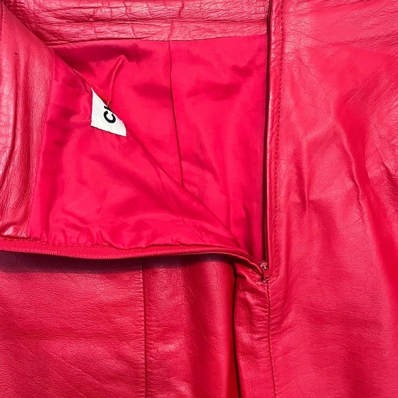 Women’s Cherry Red Mini Skirt Vintage Chia Leather Size 4 EUC - Picture 5 of 6